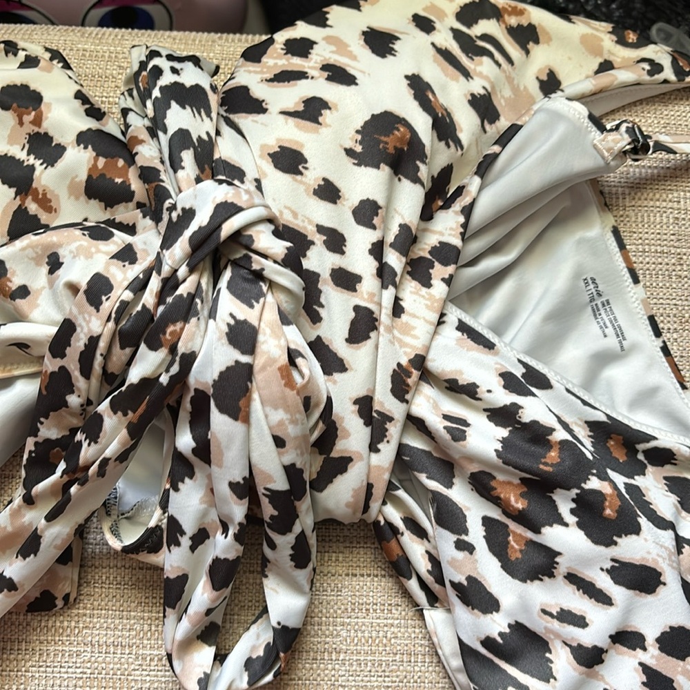 Aerie One piece swimsuit. Leopard print . Size 2XL.. good condition.